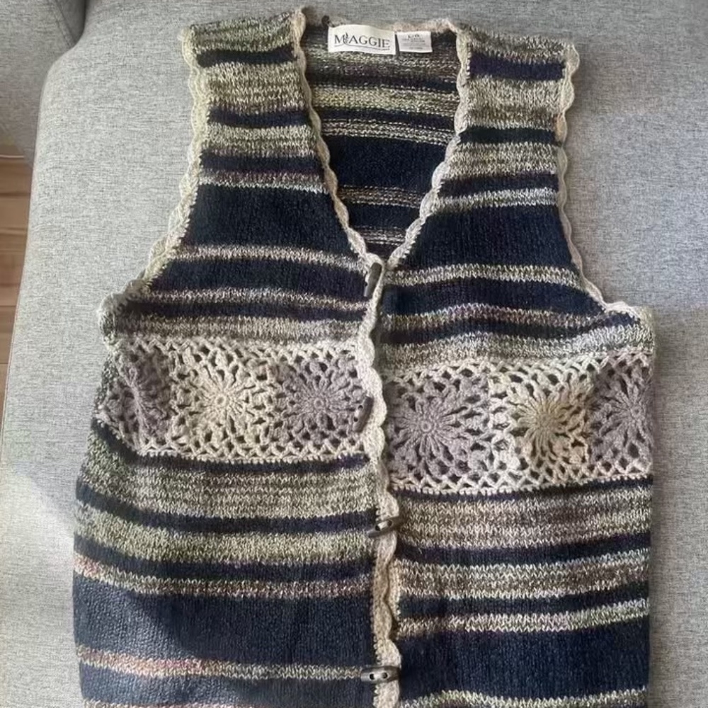 vintage floral knit